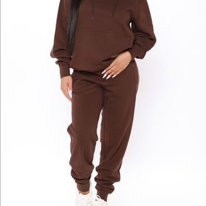Fashion Nova Stole Your Boyfriend’s Oversized Jogger in Chocolate